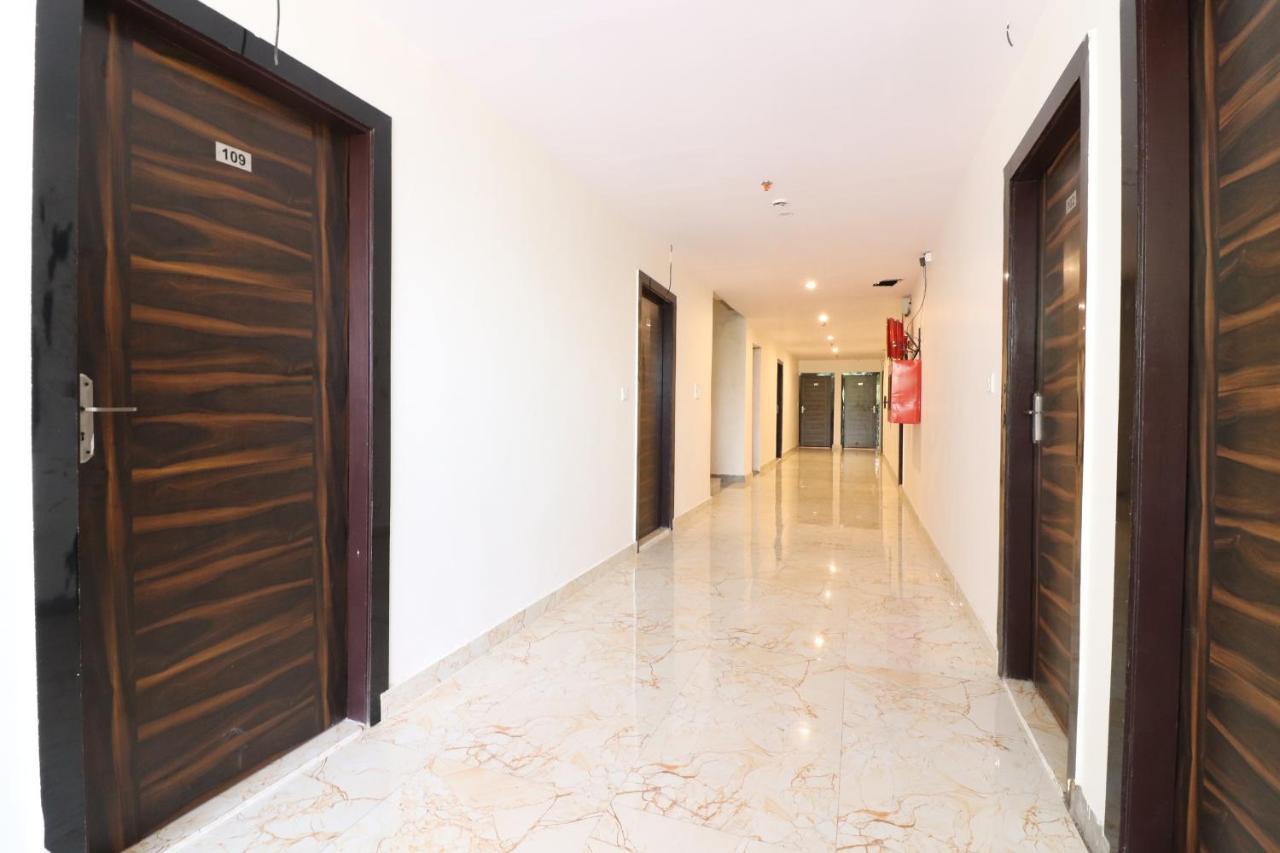 Hotel Hari International - Noida Sector 11 Buitenkant foto