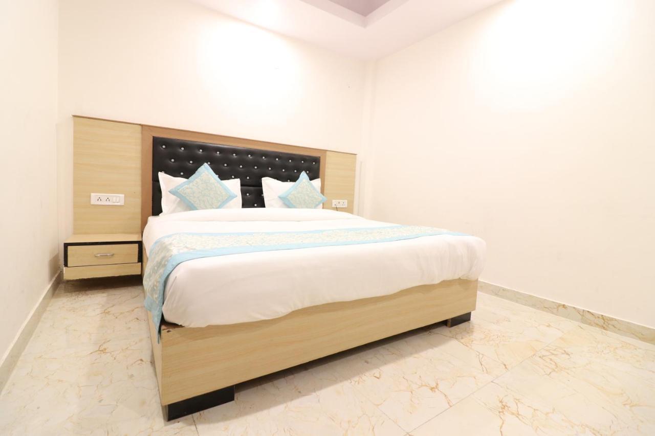 Hotel Hari International - Noida Sector 11 Buitenkant foto