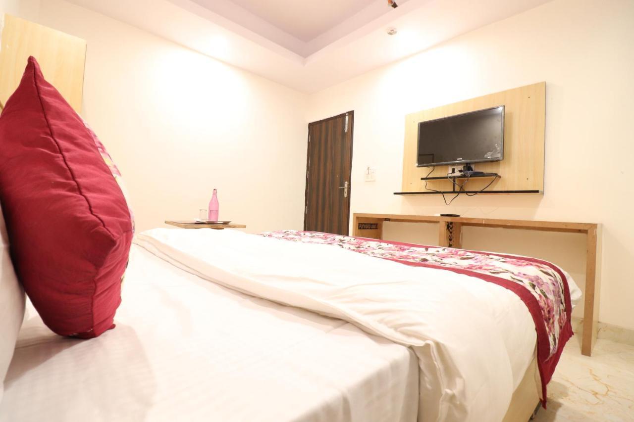 Hotel Hari International - Noida Sector 11 Buitenkant foto