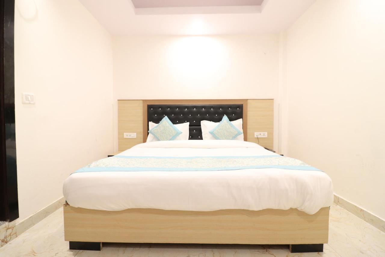 Hotel Hari International - Noida Sector 11 Buitenkant foto