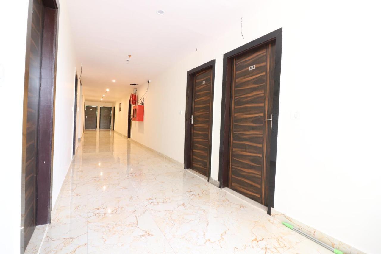 Hotel Hari International - Noida Sector 11 Buitenkant foto