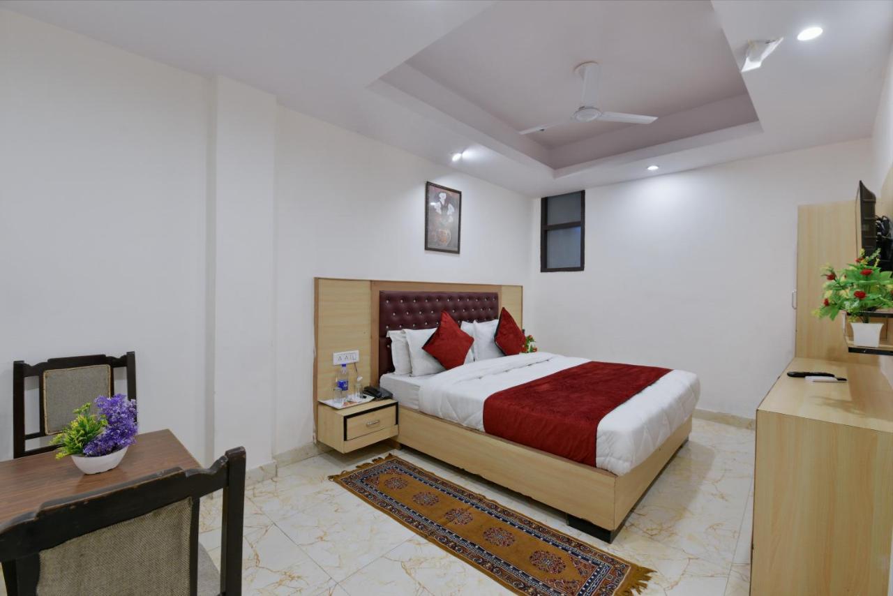 Hotel Hari International - Noida Sector 11 Buitenkant foto