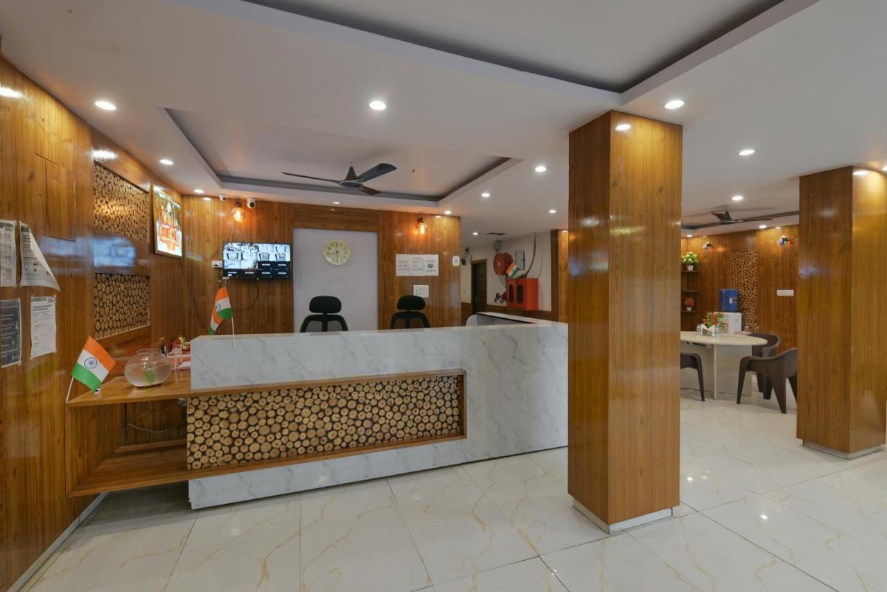 Hotel Hari International - Noida Sector 11 Buitenkant foto