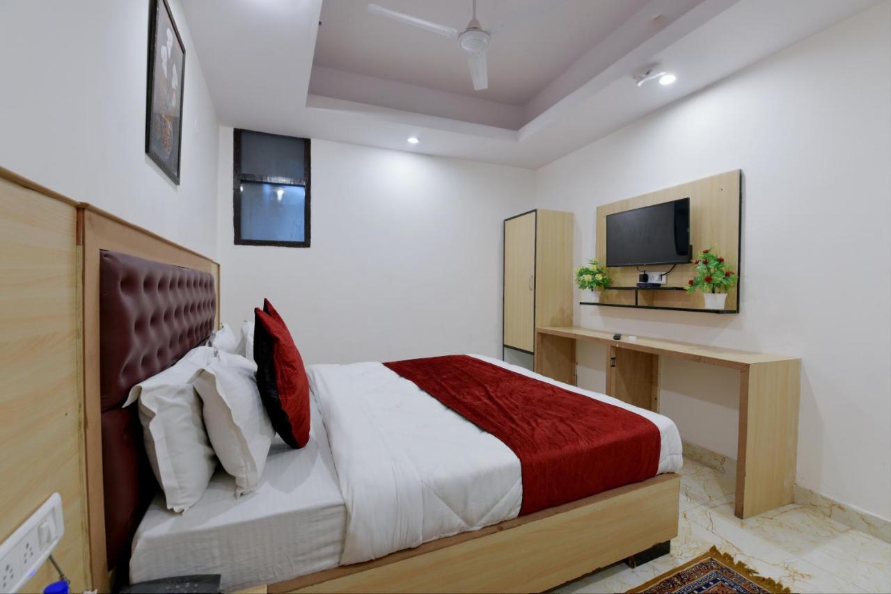 Hotel Hari International - Noida Sector 11 Buitenkant foto