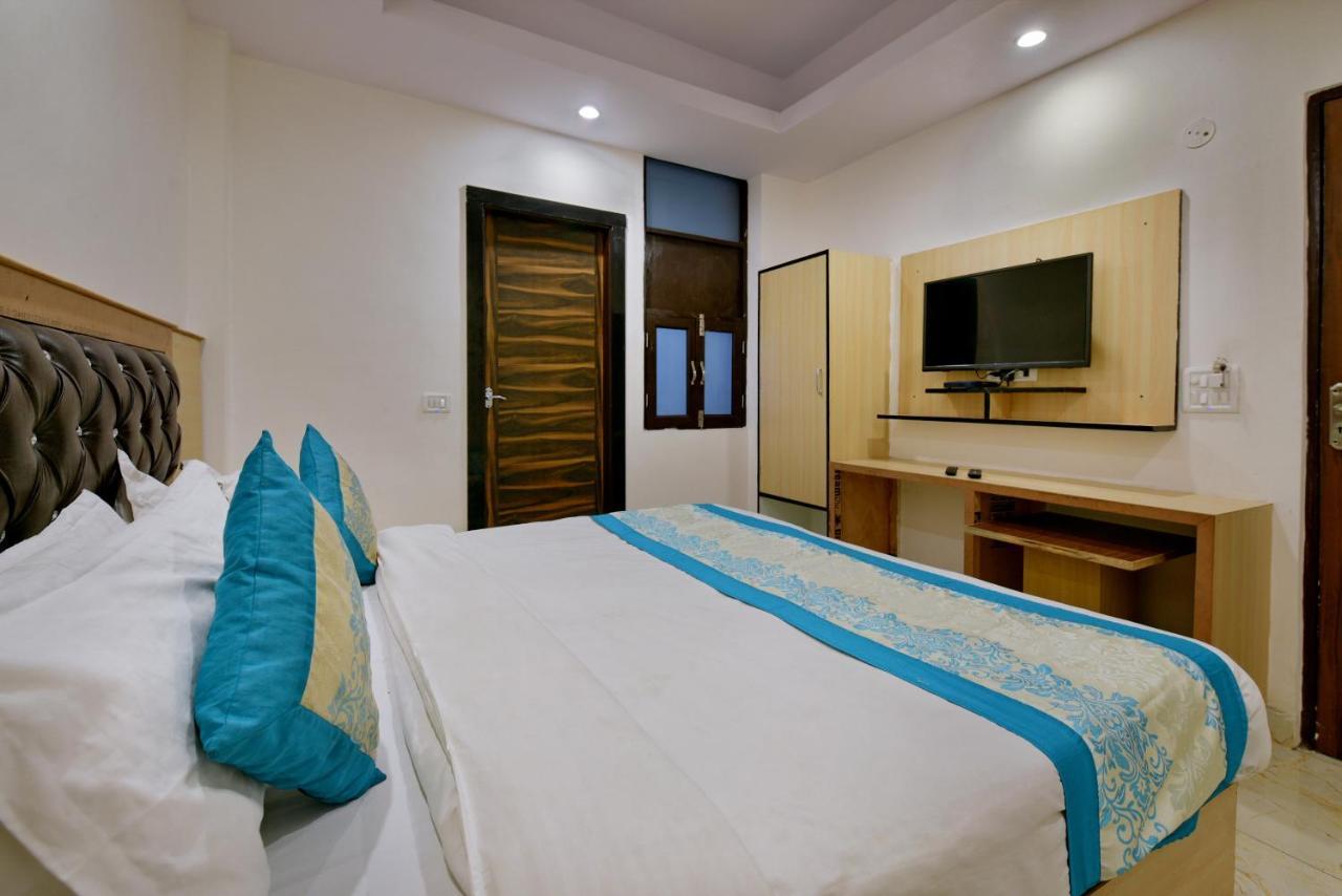 Hotel Hari International - Noida Sector 11 Buitenkant foto