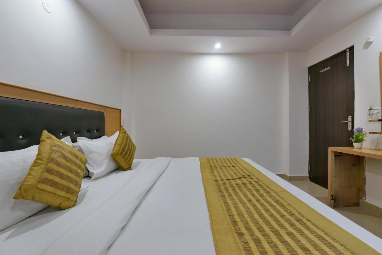 Hotel Hari International - Noida Sector 11 Buitenkant foto
