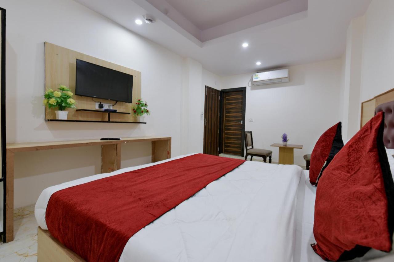 Hotel Hari International - Noida Sector 11 Buitenkant foto