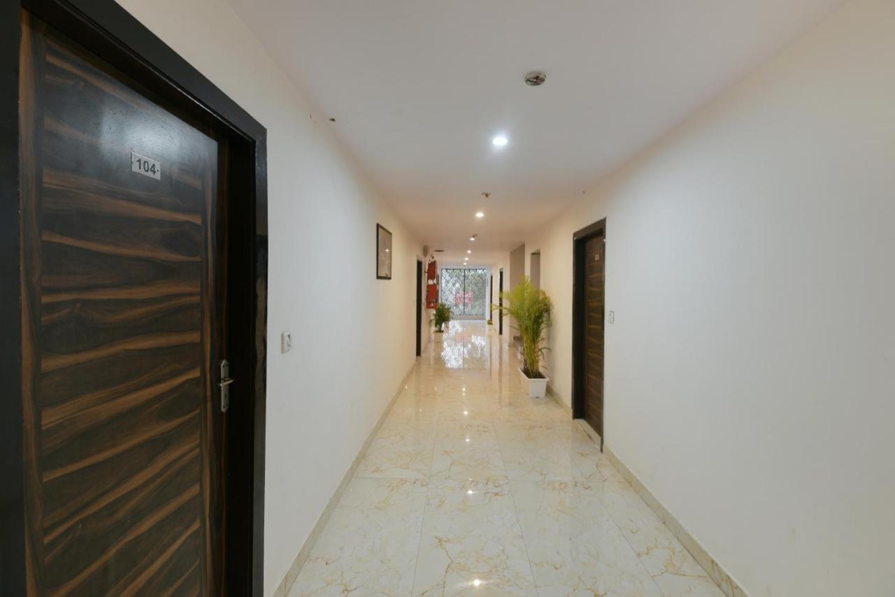 Hotel Hari International - Noida Sector 11 Buitenkant foto