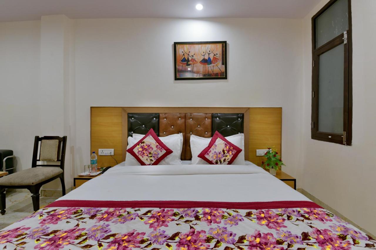 Hotel Hari International - Noida Sector 11 Buitenkant foto
