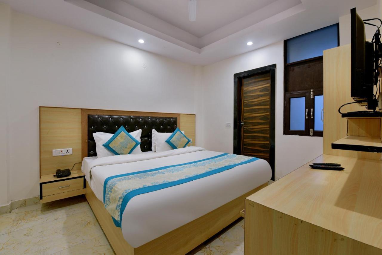 Hotel Hari International - Noida Sector 11 Buitenkant foto