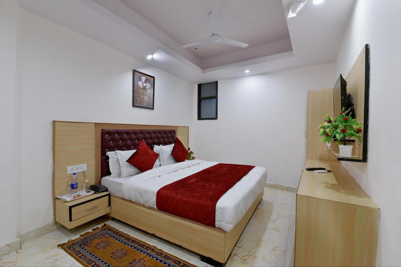 Hotel Hari International - Noida Sector 11 Buitenkant foto