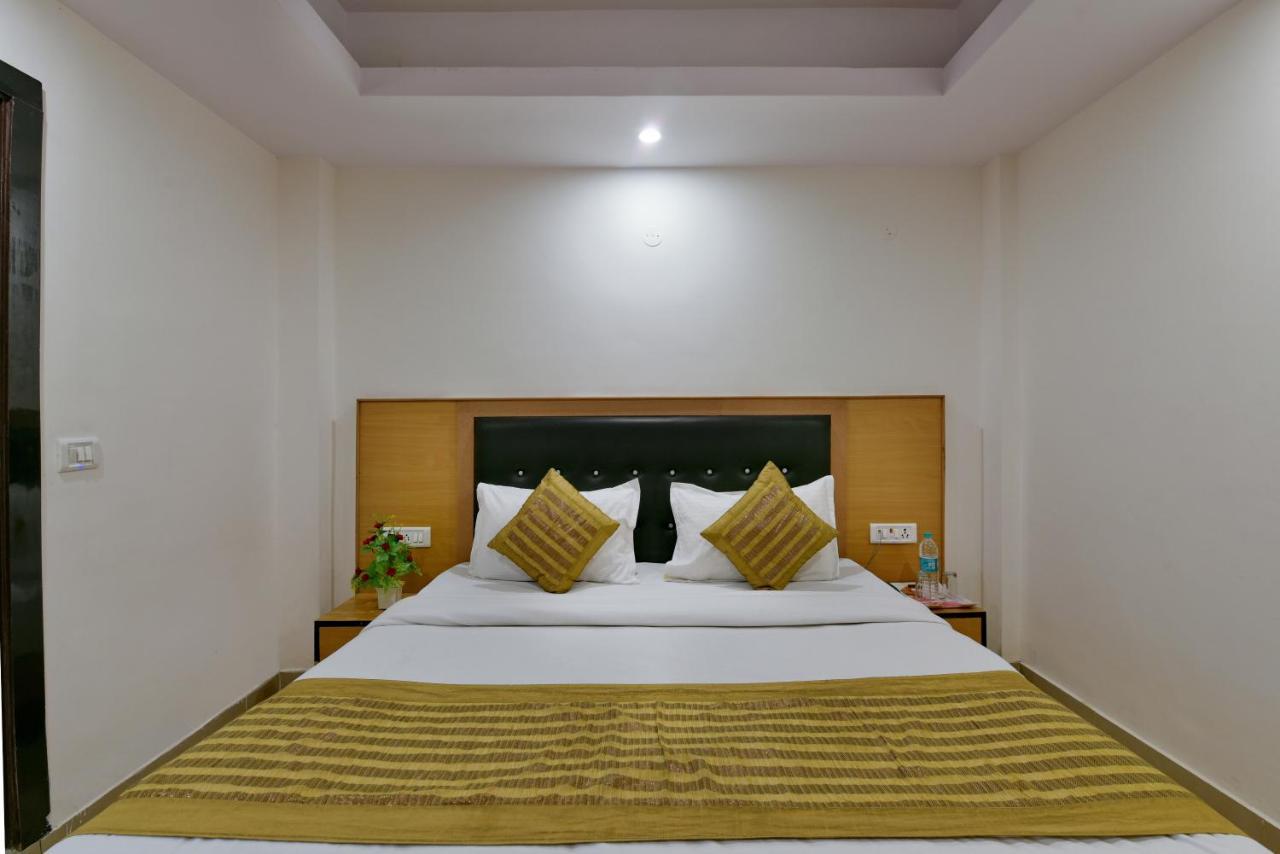Hotel Hari International - Noida Sector 11 Buitenkant foto