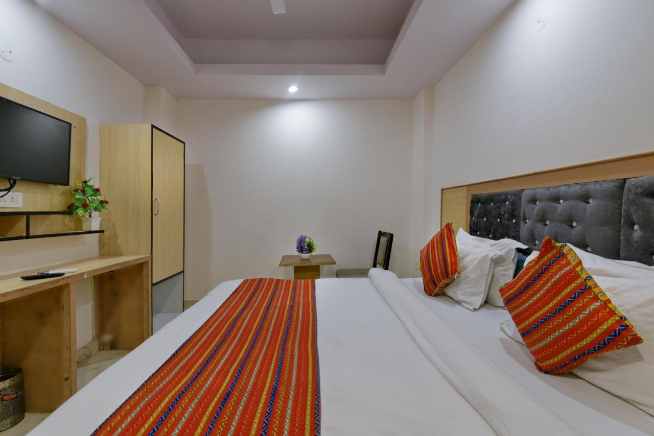 Hotel Hari International - Noida Sector 11 Buitenkant foto