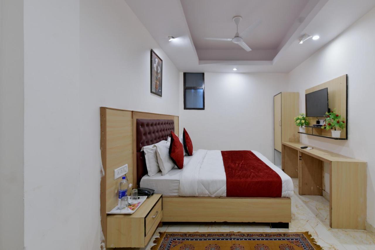 Hotel Hari International - Noida Sector 11 Buitenkant foto